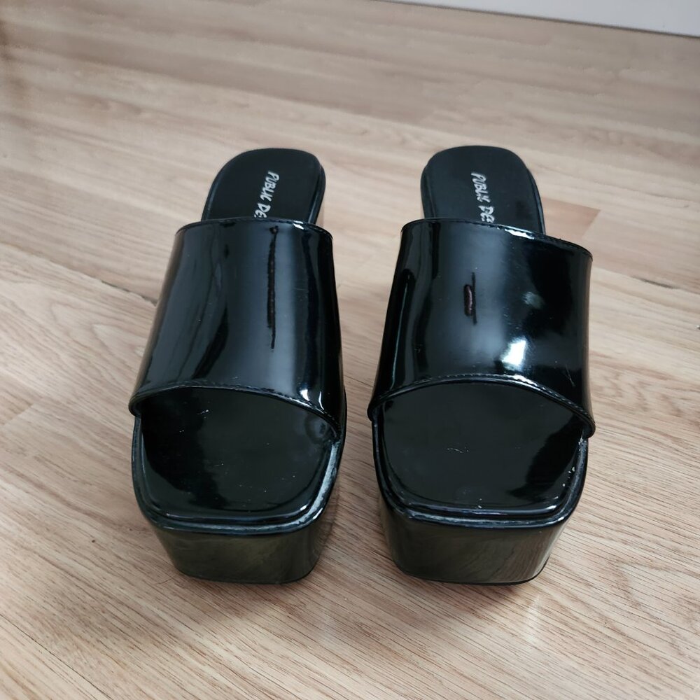 Public Desire plataform mules in black patent - Picture 3 of 7